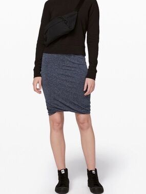 Lululemon Womens Boulevard Bliss Skirt‎ Ruched Bubble Hem Travel Size 6